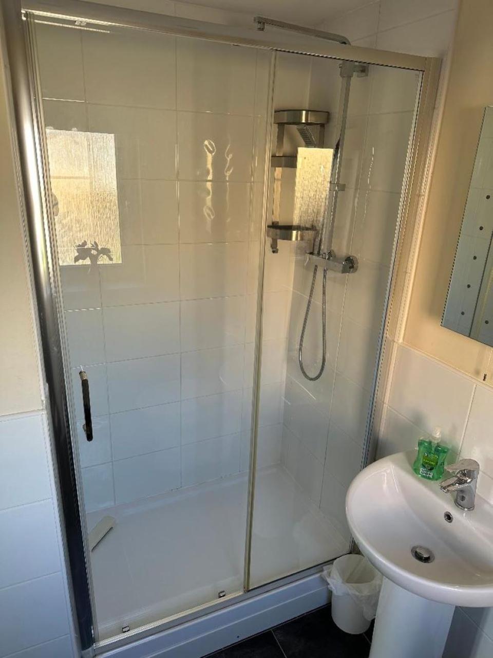 Double Room With Ensuite, Tea & Coffee, Falkirk, Scotland Exterior photo